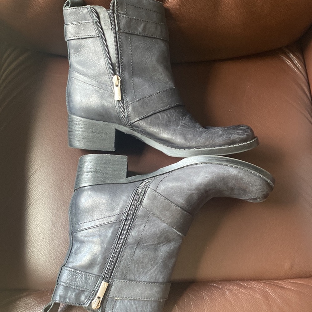 Ladies black lucky 🍀 brand ankle boots size 8 - Picture 2 of 7